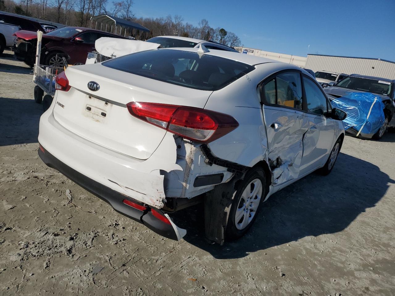 2017 Kia Forte - Image 3