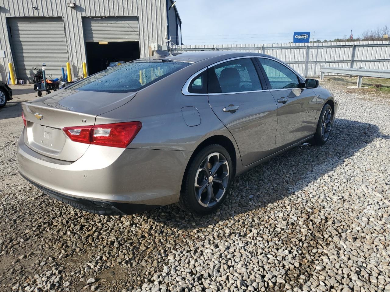 2023 Chevrolet Malibu - Image 3