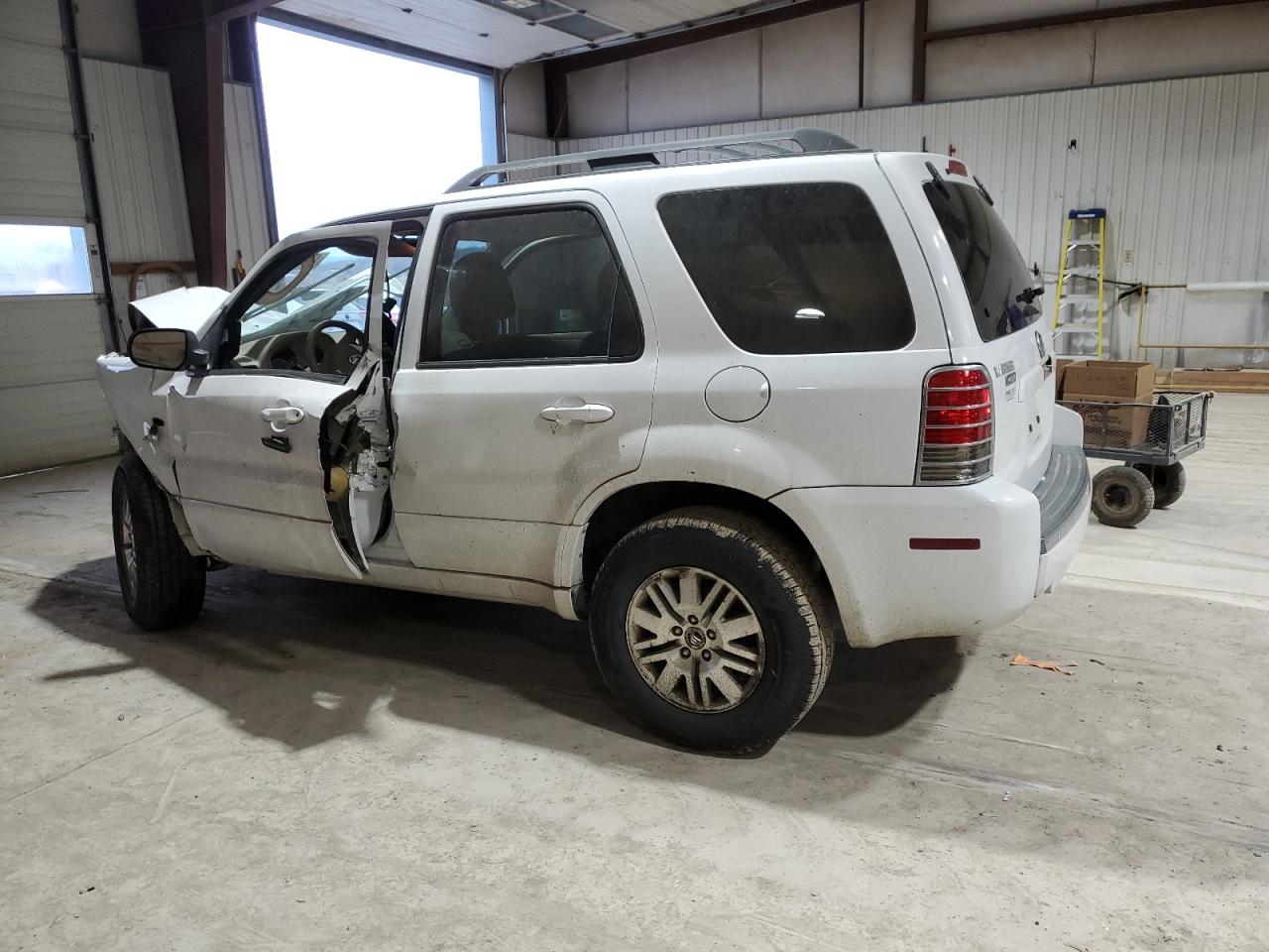 2005 Mercury Mariner - Image 2