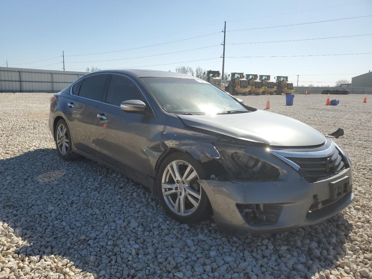 2015 Nissan Altima - Image 4