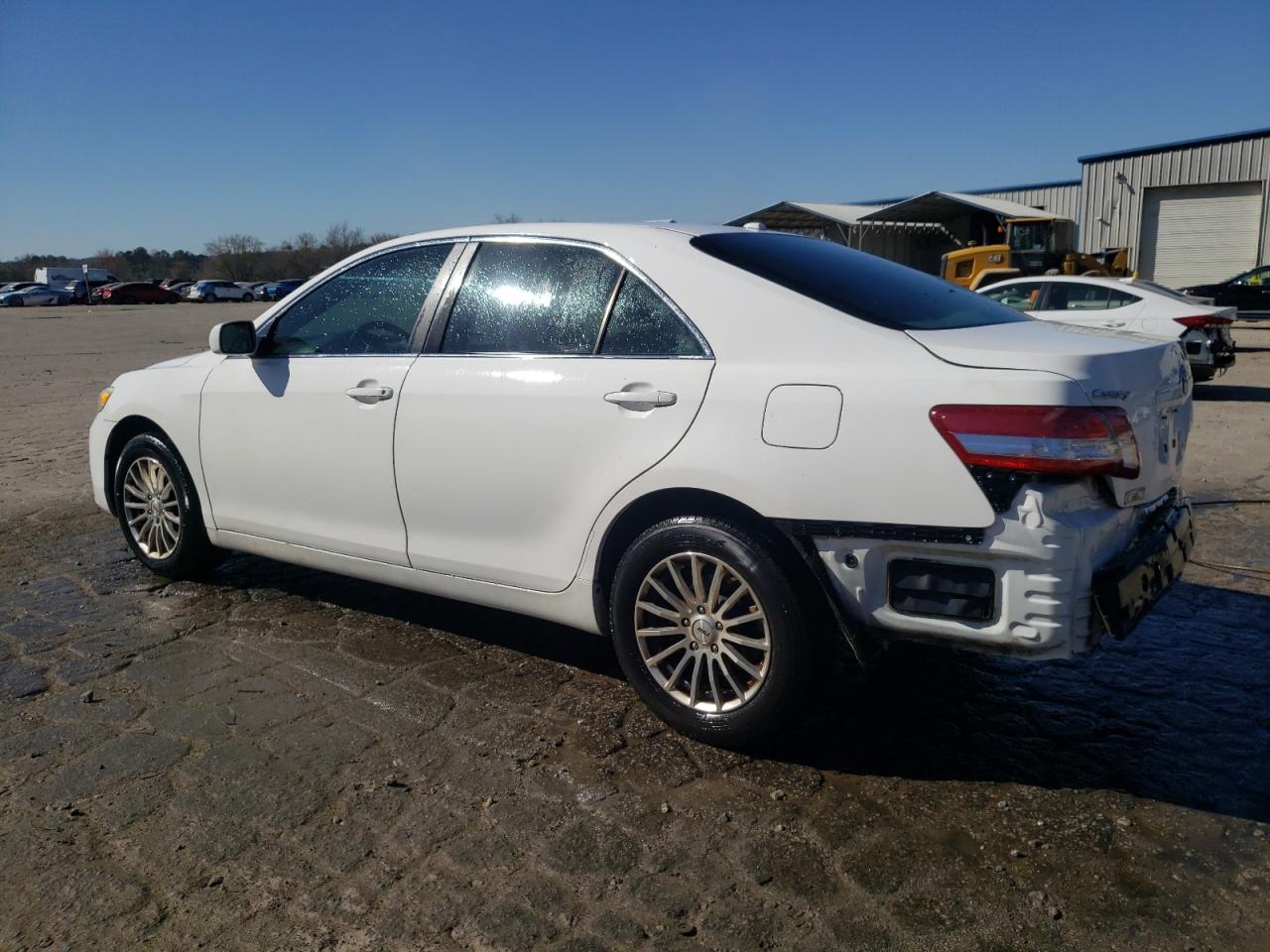 2011 Toyota Camry - Image 2