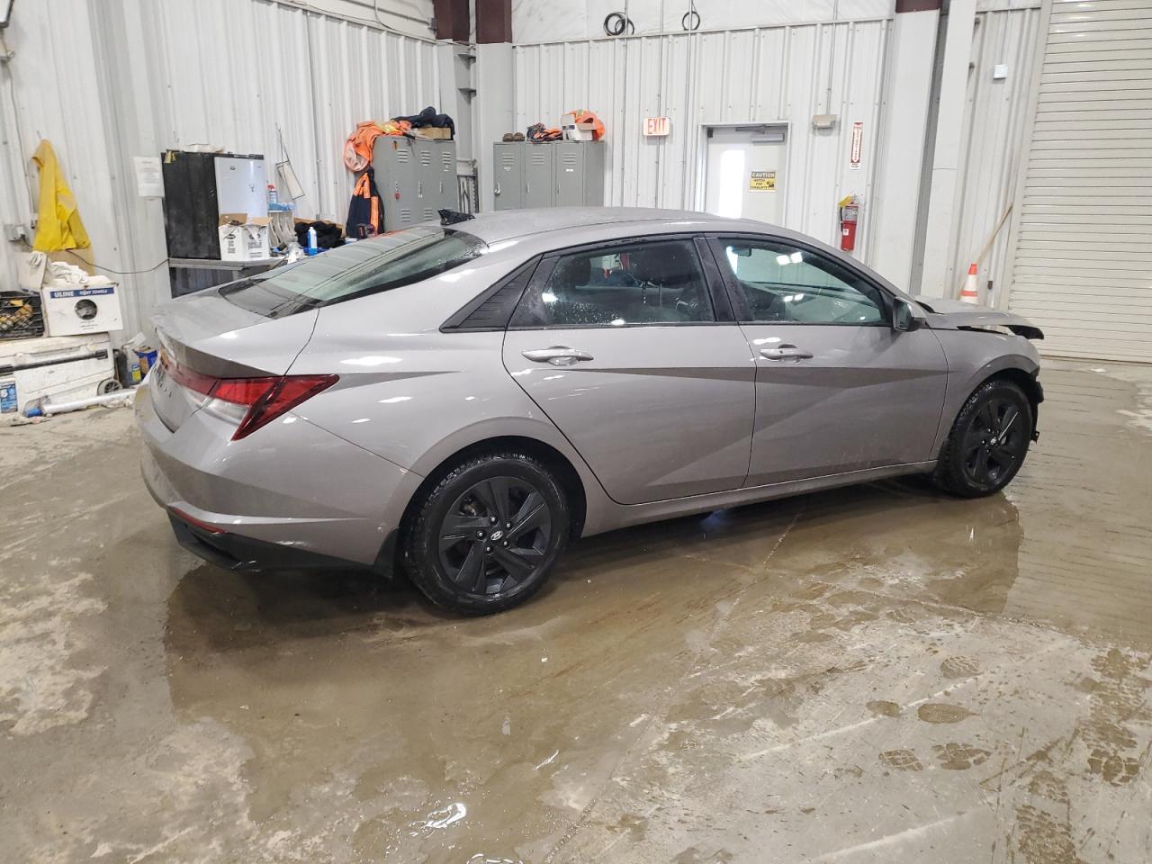 2022 Hyundai Elantra - Image 3