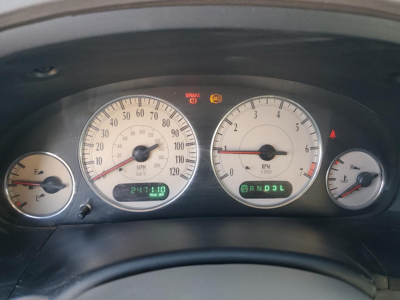 2003 Chrysler Town & Country - Image 9