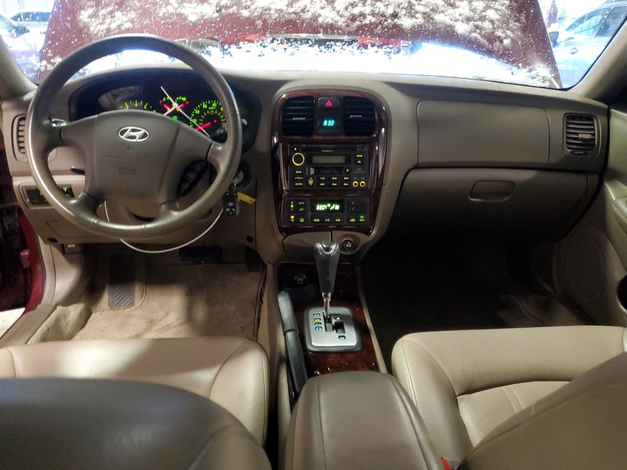 2004 Hyundai Sonata - Image 8