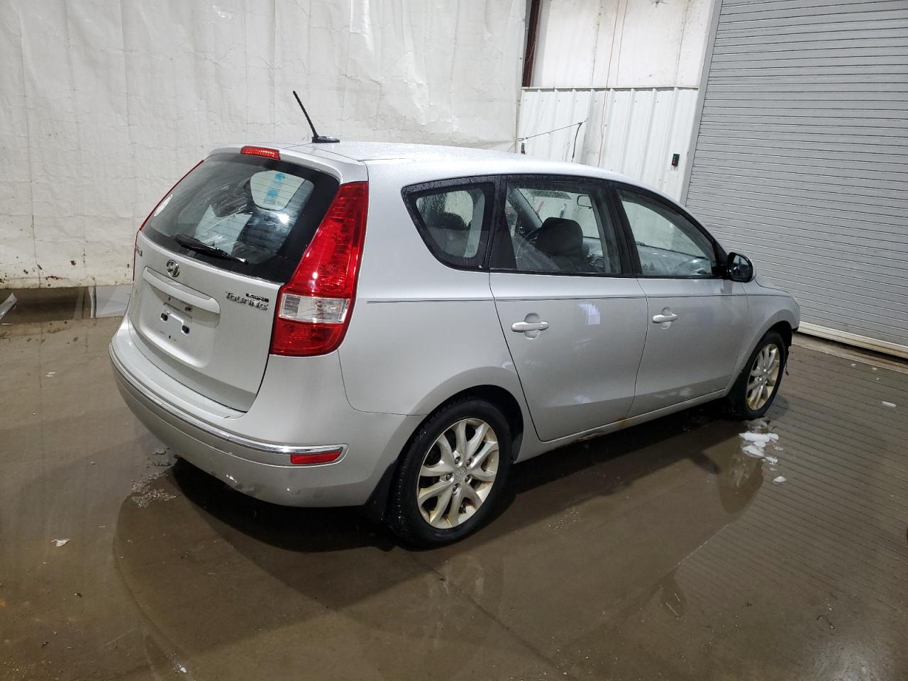 2009 Hyundai Elantra - Image 3