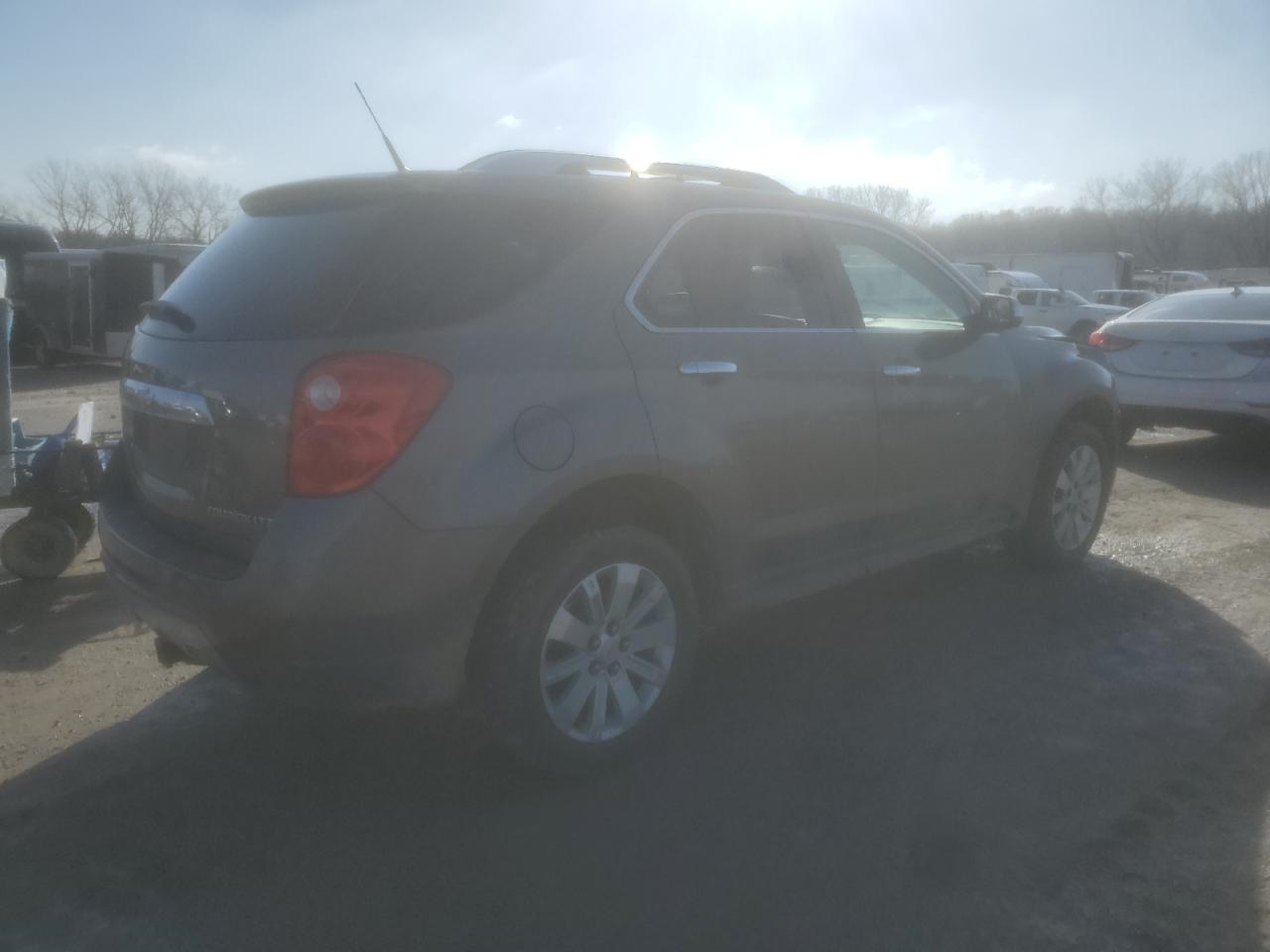2010 Chevrolet Equinox - Image 3