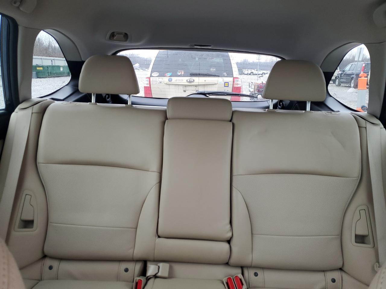 2015 Subaru Outback - Image 10