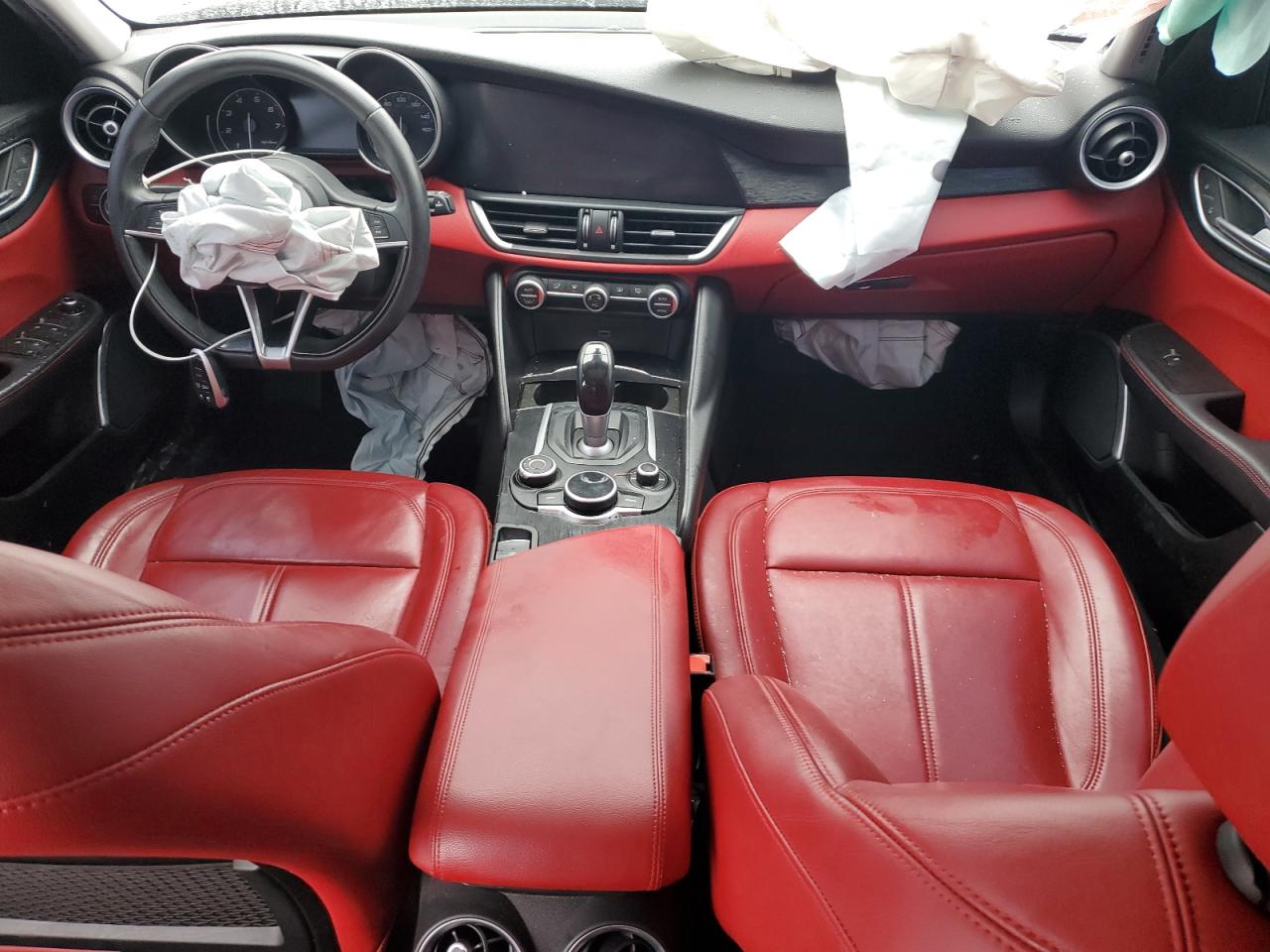 2019 Alfa Romeo Giulia - Image 8
