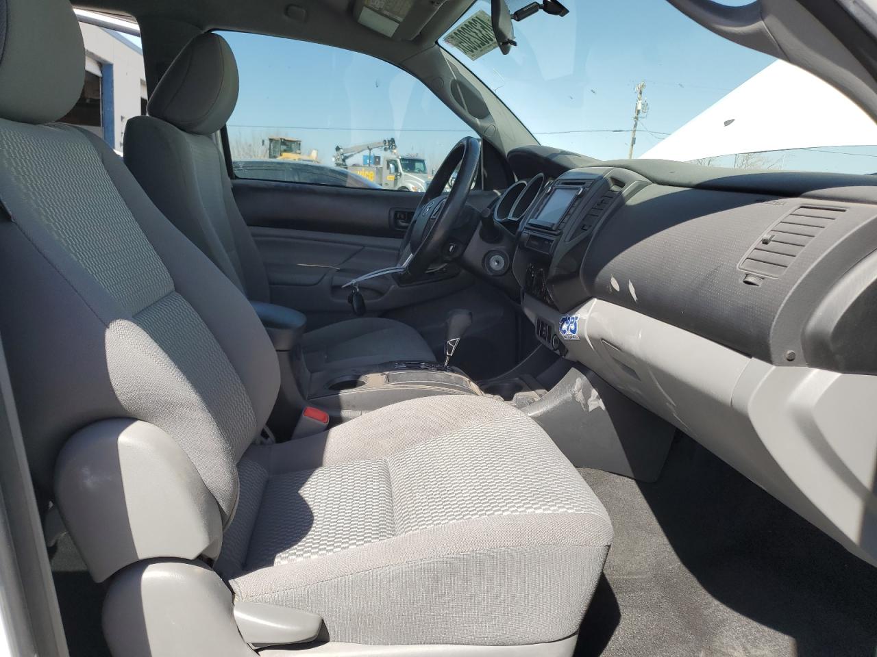 2015 Toyota Tacoma - Image 7