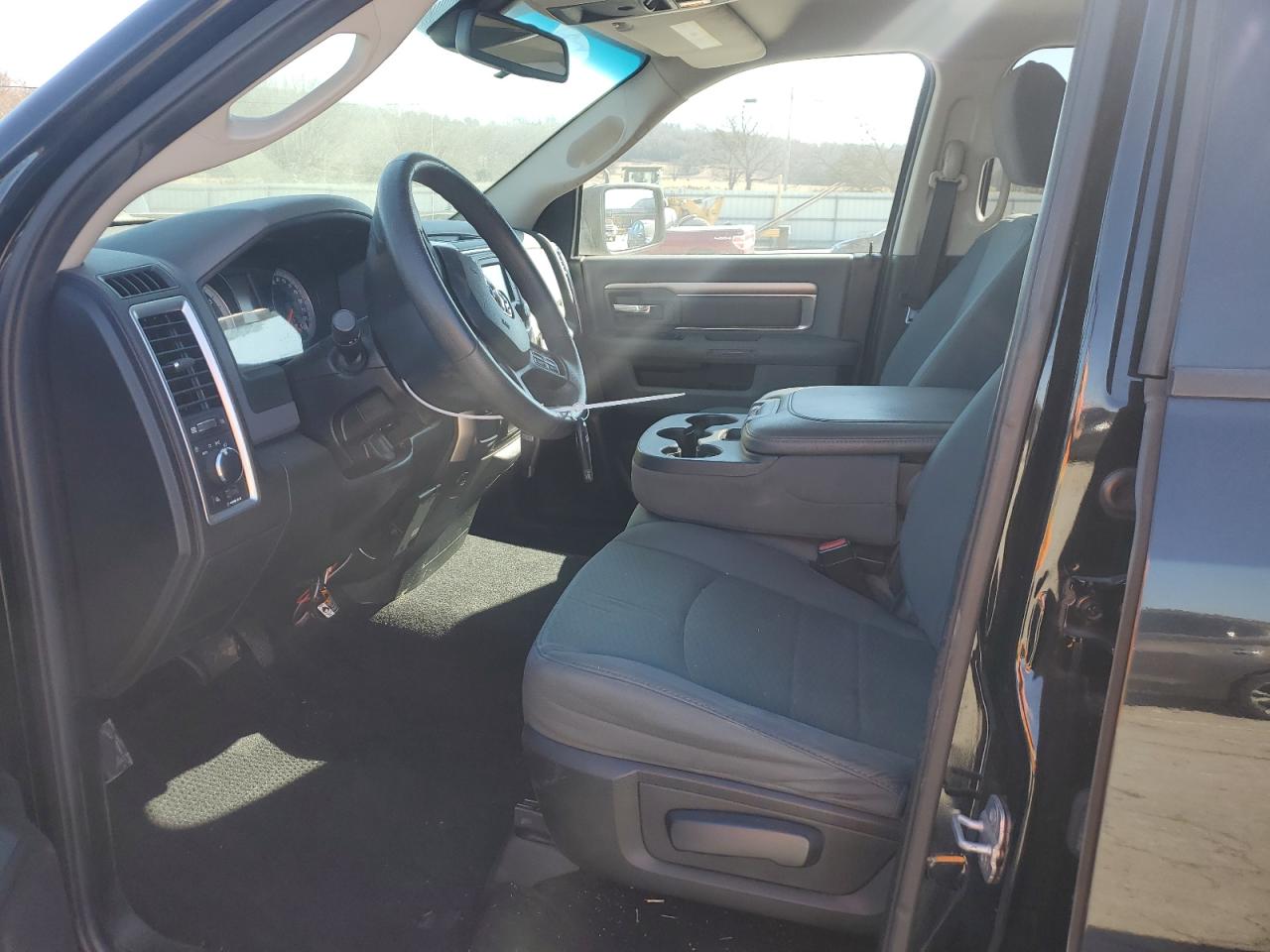 2014 RAM 1500 - Image 7