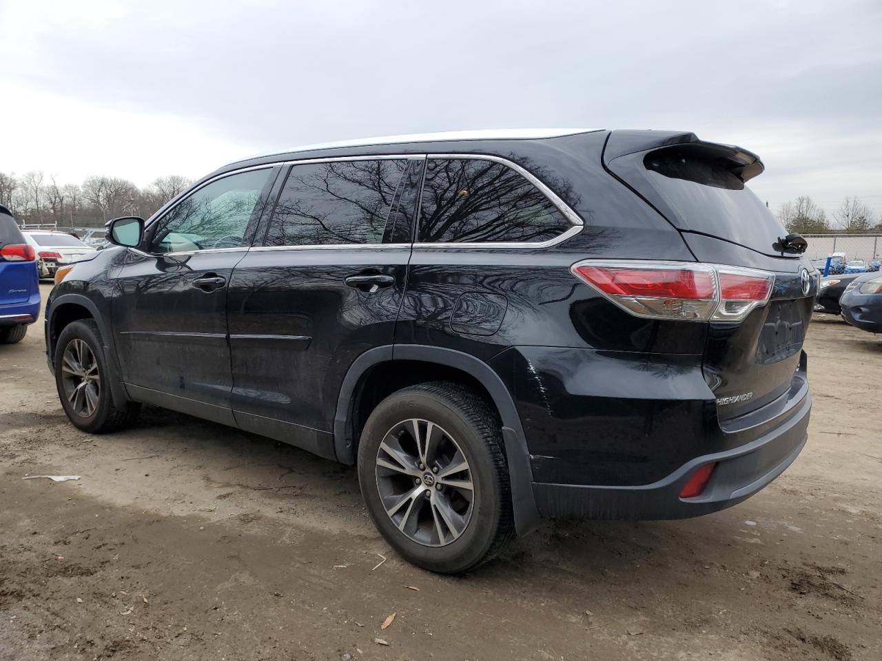 2016 Toyota Highlander - Image 2