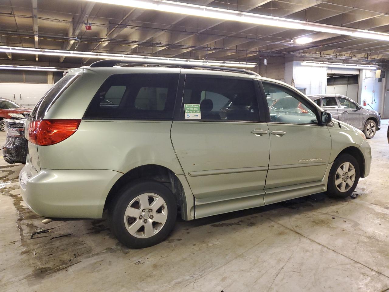 2008 Toyota Sienna - Image 3