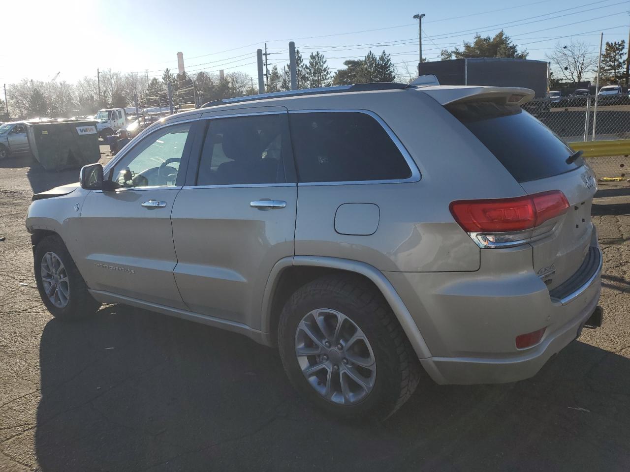 2015 Jeep Grand Cherokee - Image 2
