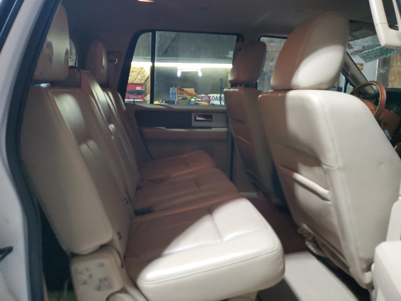 2013 Ford Expedition - Image 11