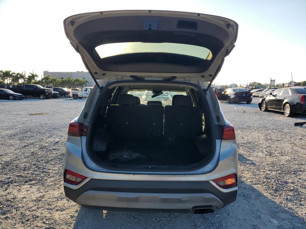 2020 Hyundai Santa Fe - Image 6