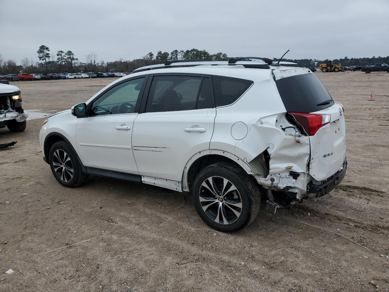 2015 Toyota RAV 4 - Image 2