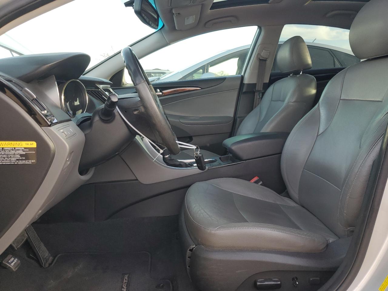 2012 Hyundai Sonata - Image 7