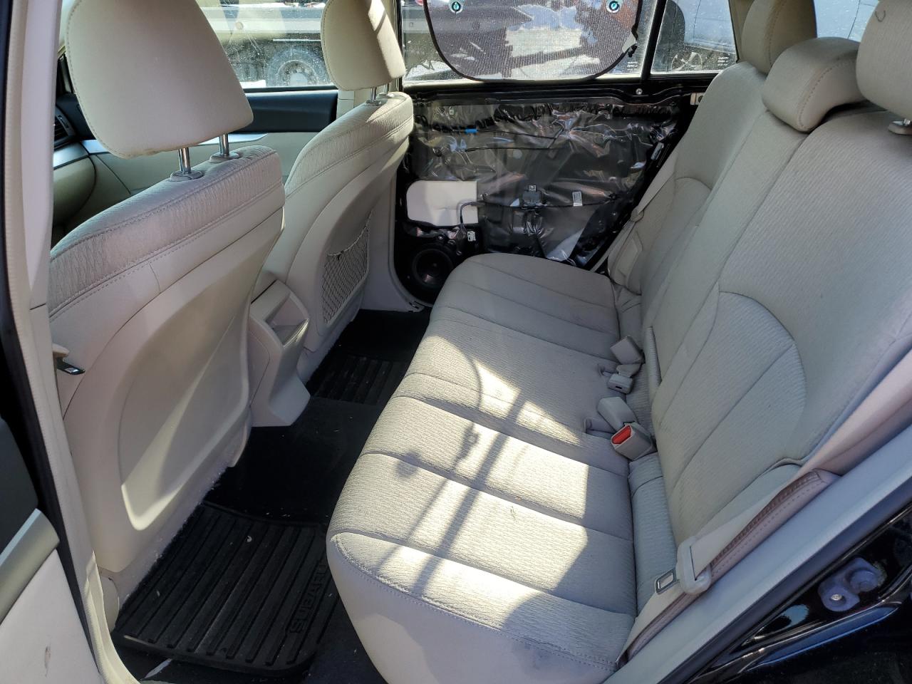 2010 Subaru Outback - Image 11
