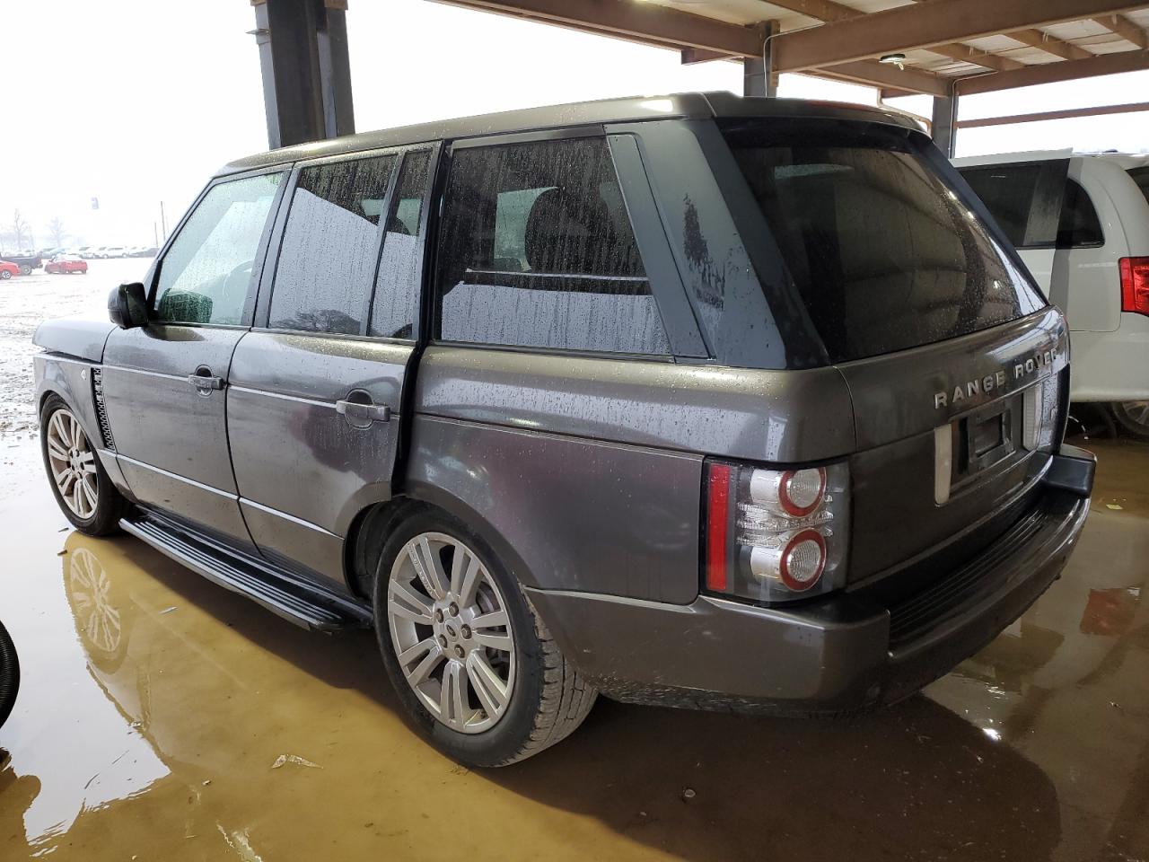 2011 Land Rover Range Rover - Image 2