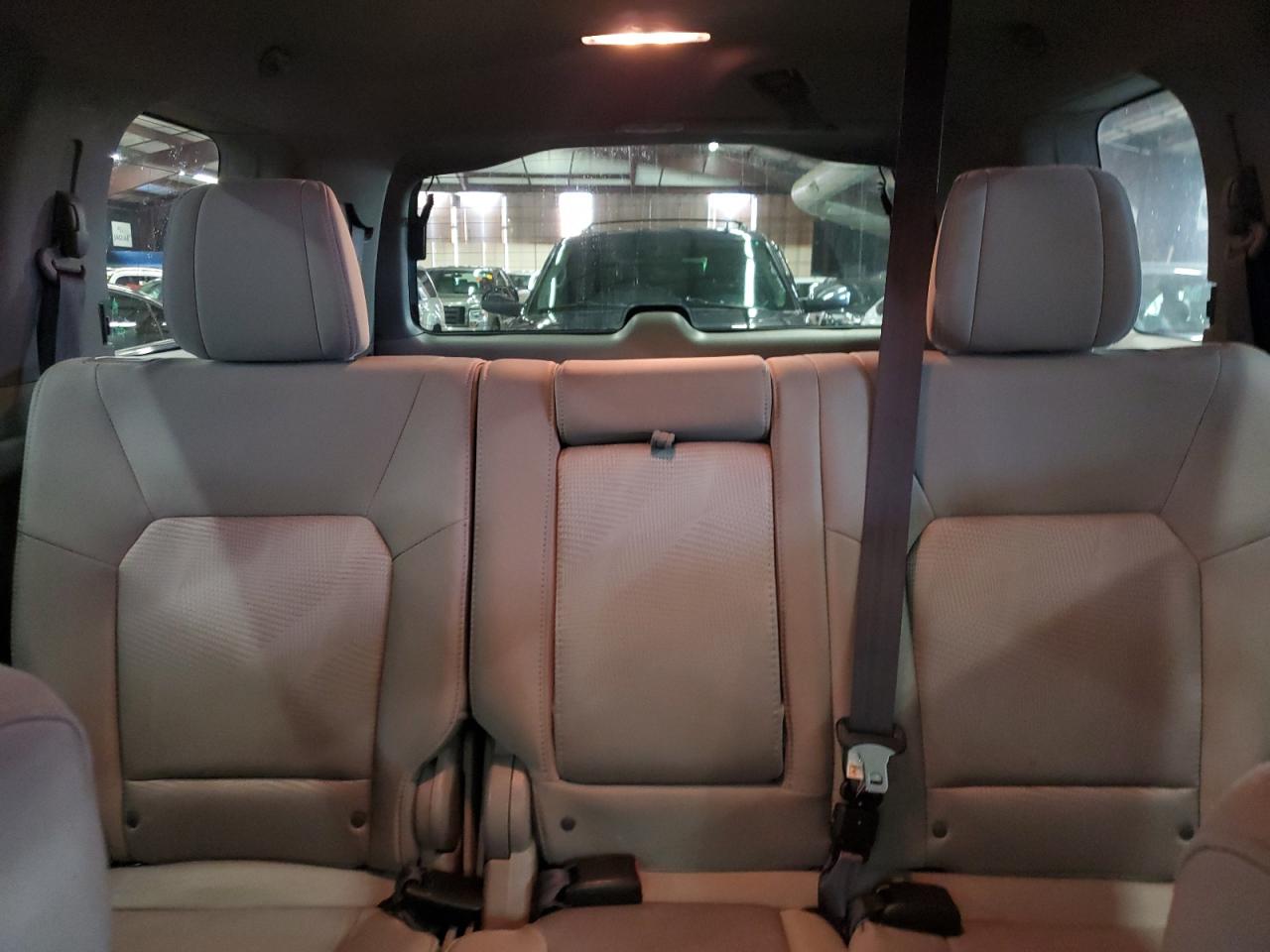 2015 Honda Pilot - Image 10