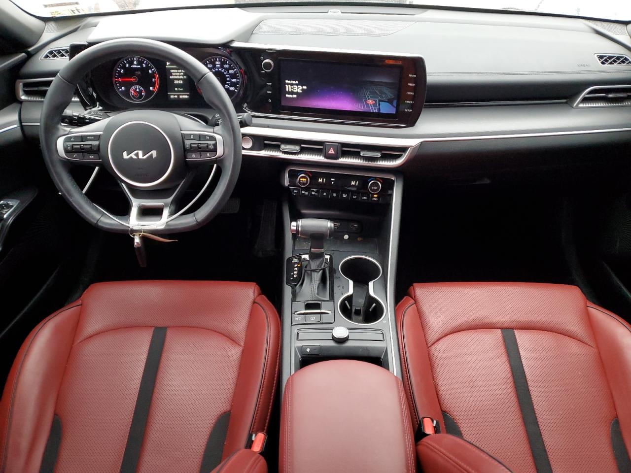 2023 Kia K5 - Image 8