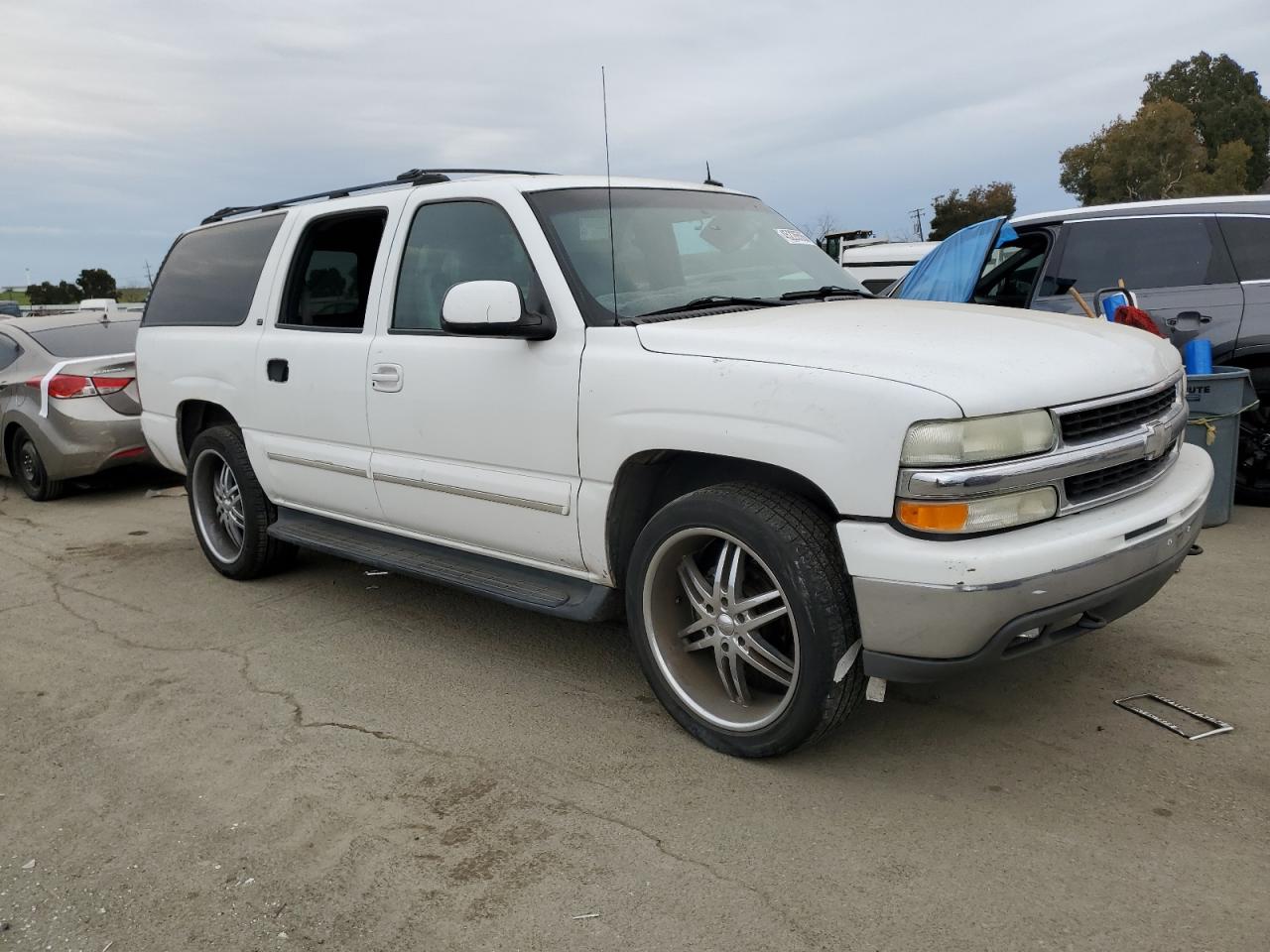 2002 Chevrolet Suburban - Image 4