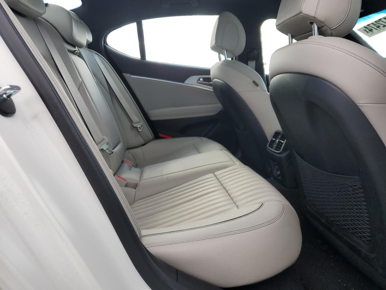 2023 Genesis G70 - Image 10