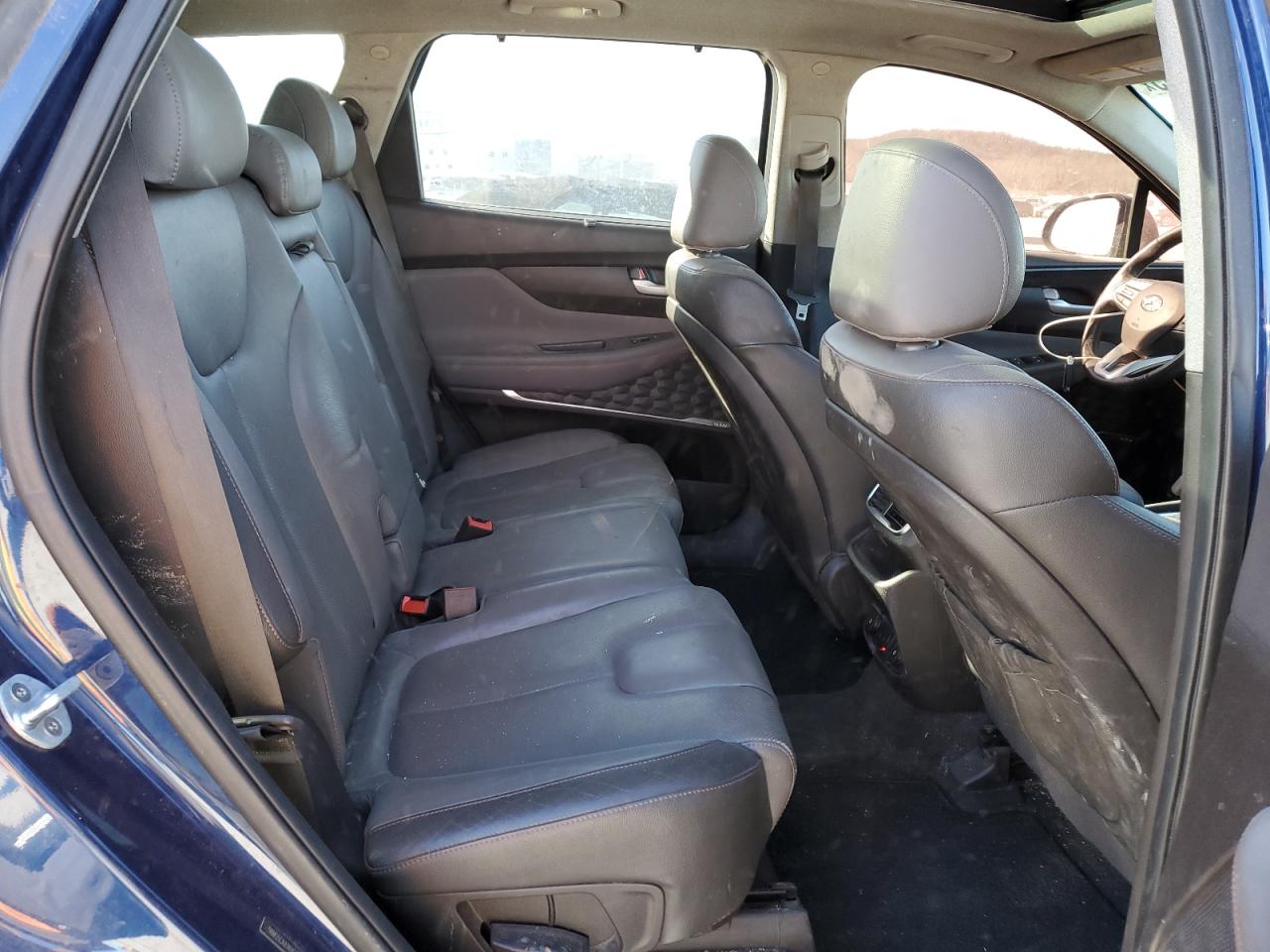 2019 Hyundai Santa Fe - Image 11
