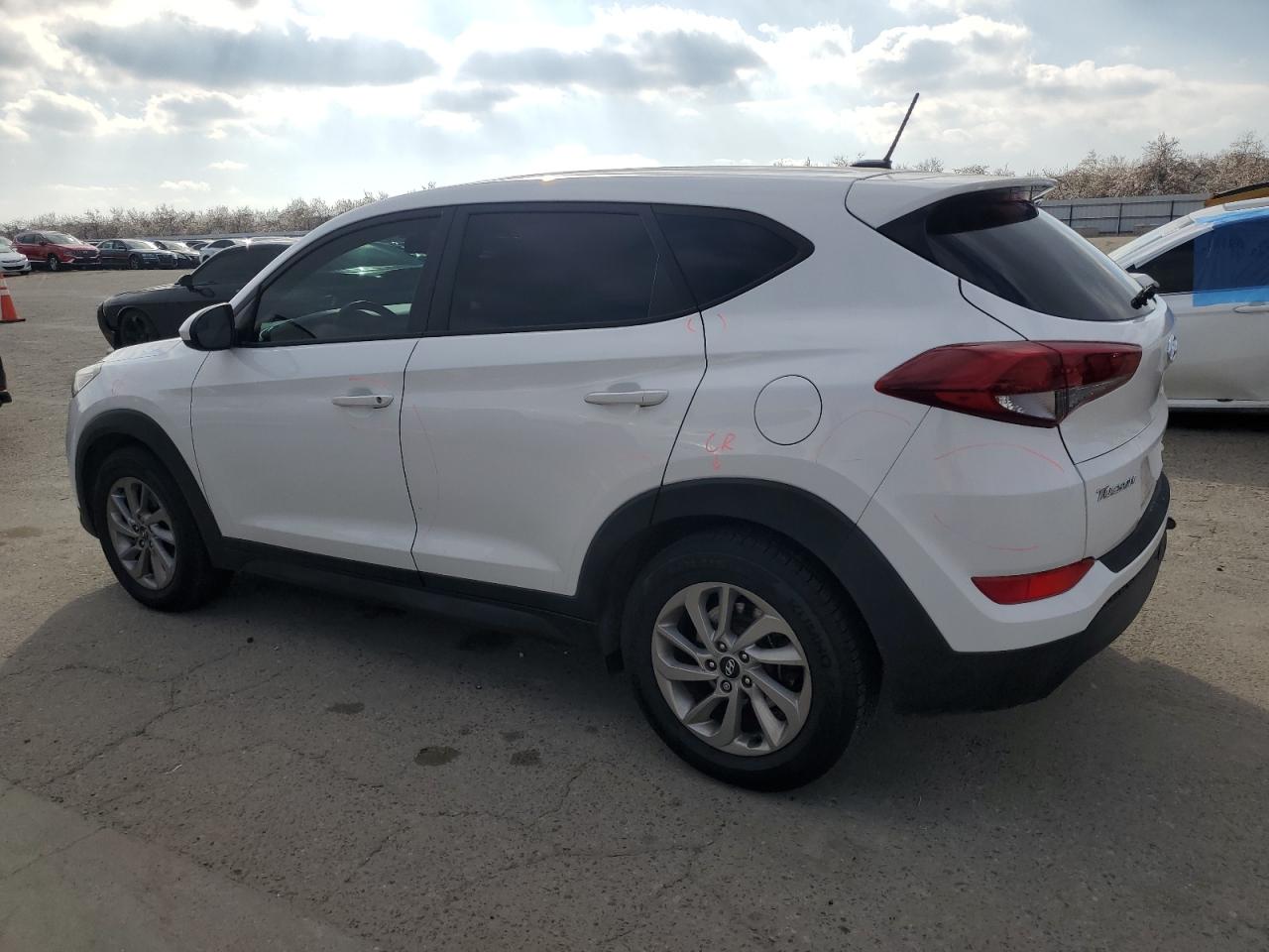 2016 Hyundai Tucson - Image 2