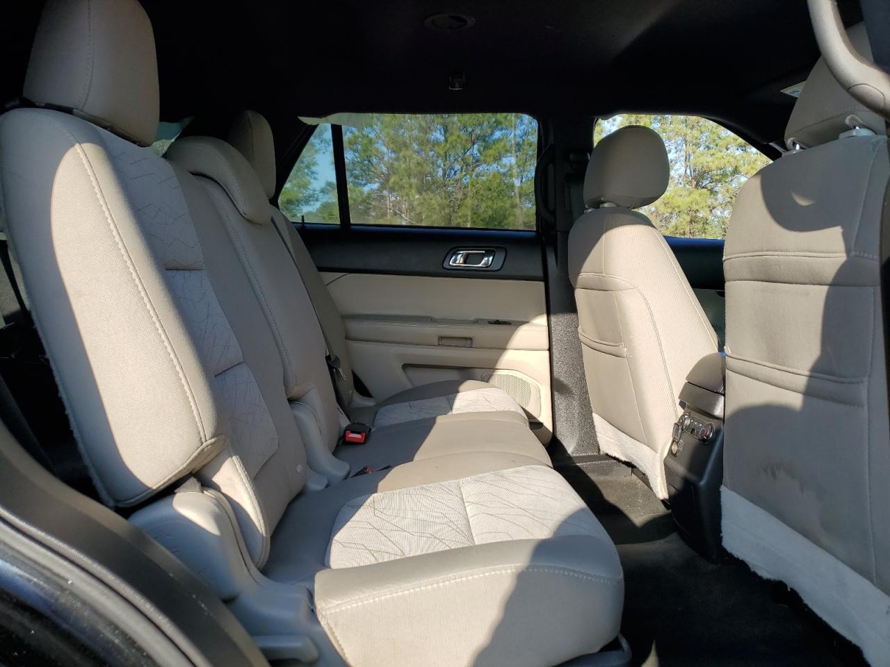2015 Ford Explorer - Image 11