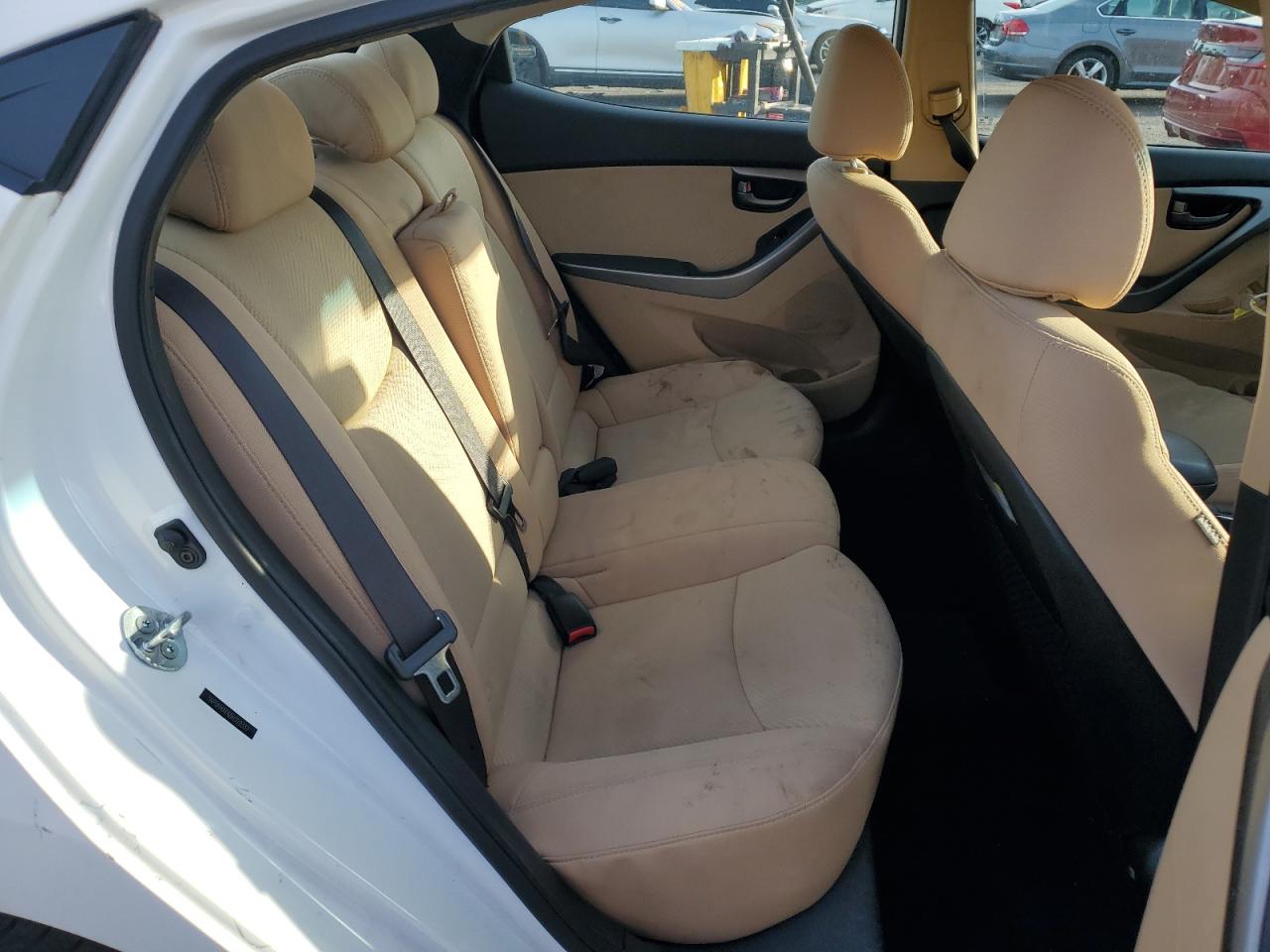 2013 Hyundai Elantra - Image 10