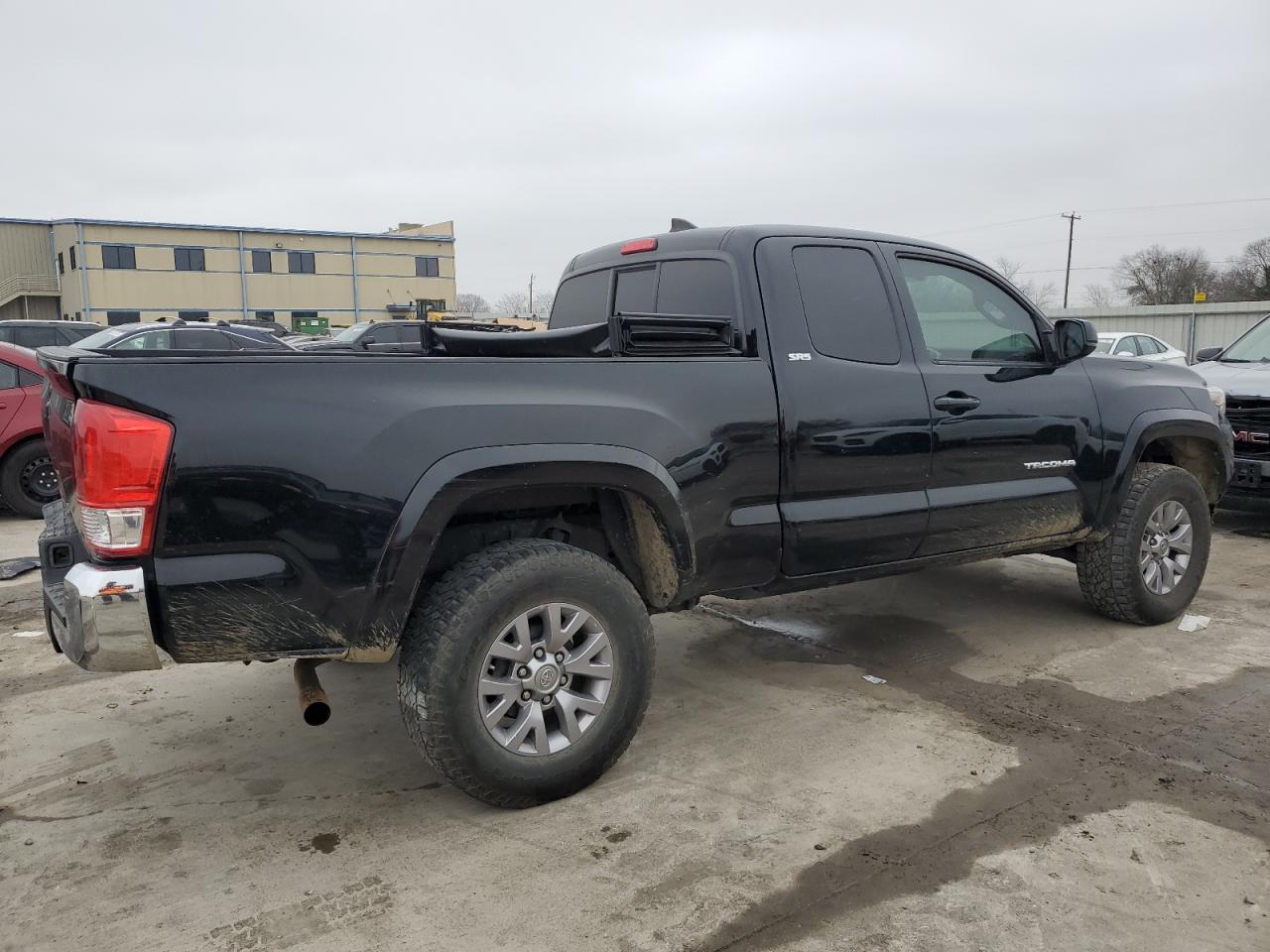 2016 Toyota Tacoma - Image 3