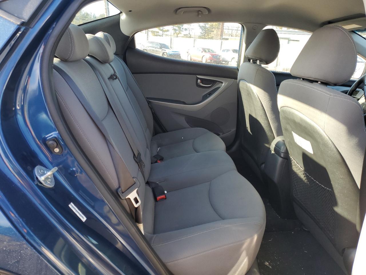 2014 Hyundai Elantra - Image 10
