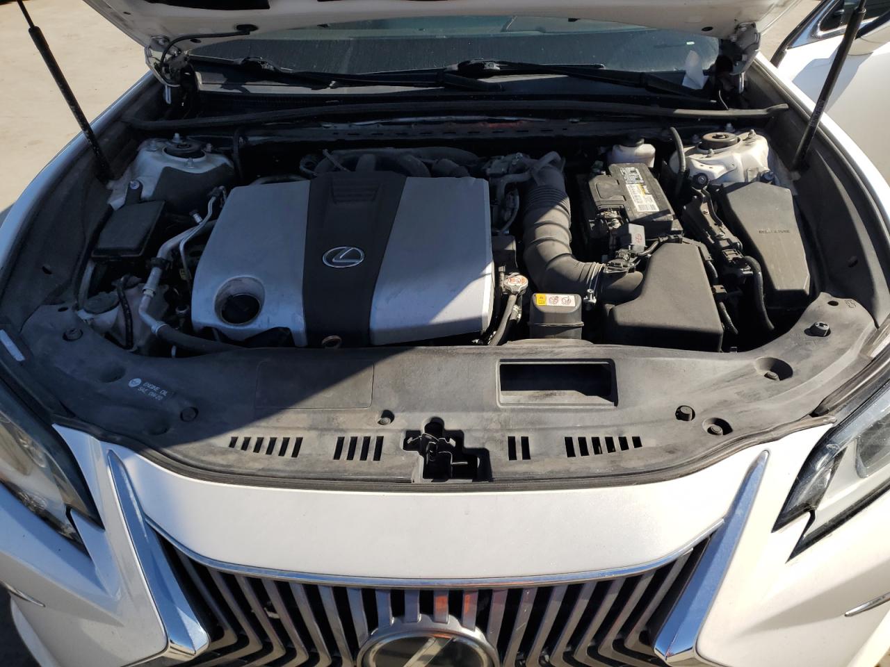 2019 Lexus ES - Image 11