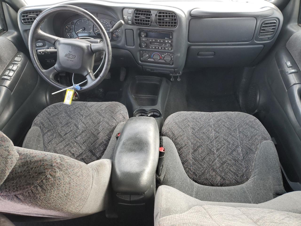 2002 Chevrolet S-10 Pickup - Image 8