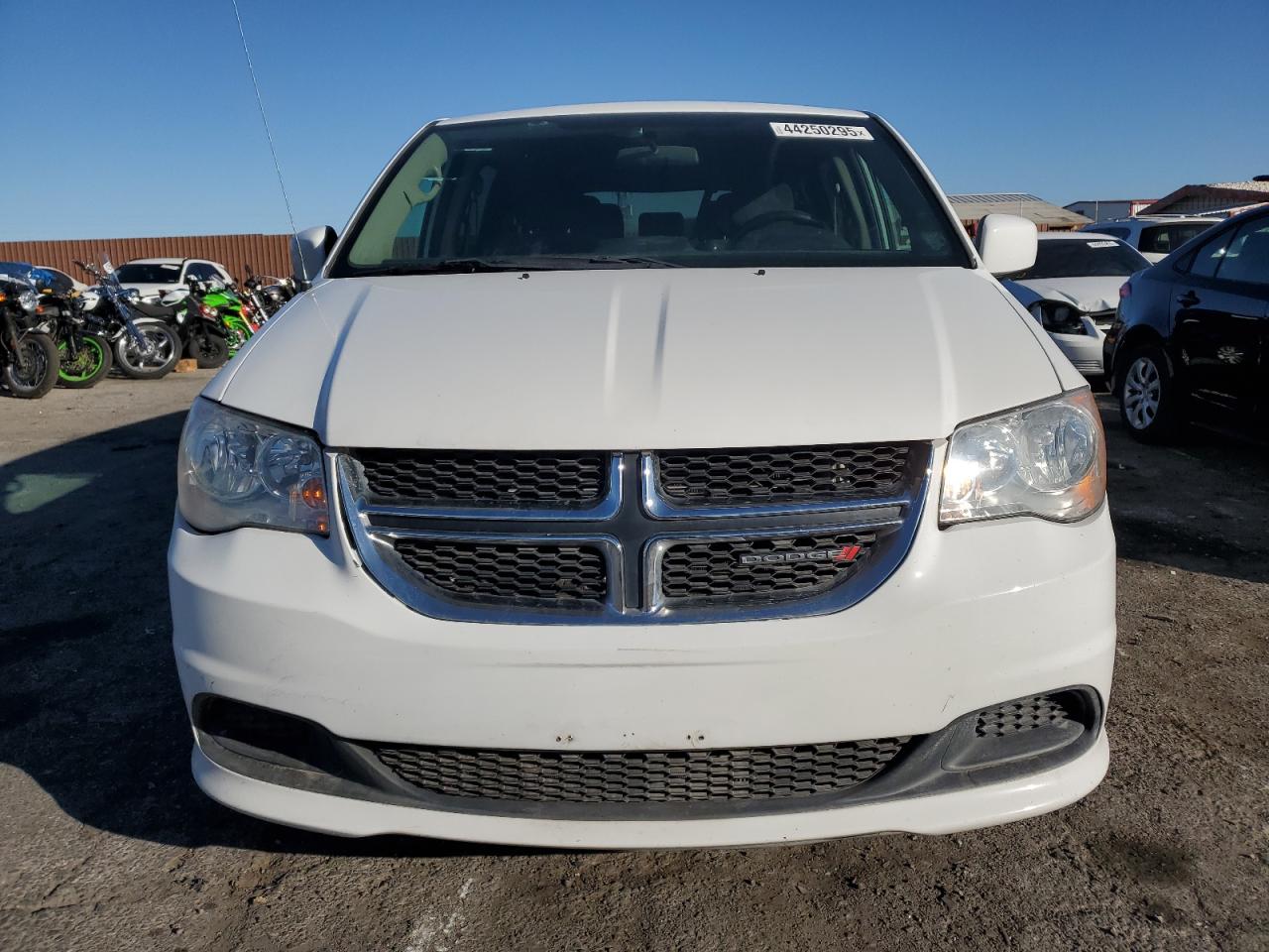 2016 Dodge Caravan - Image 5