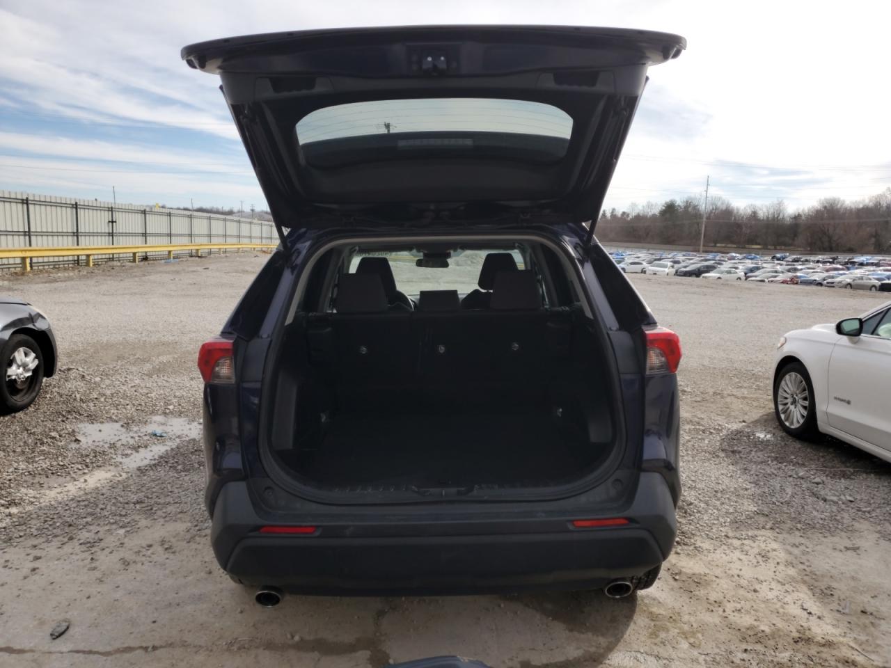 2019 Toyota RAV 4 - Image 6