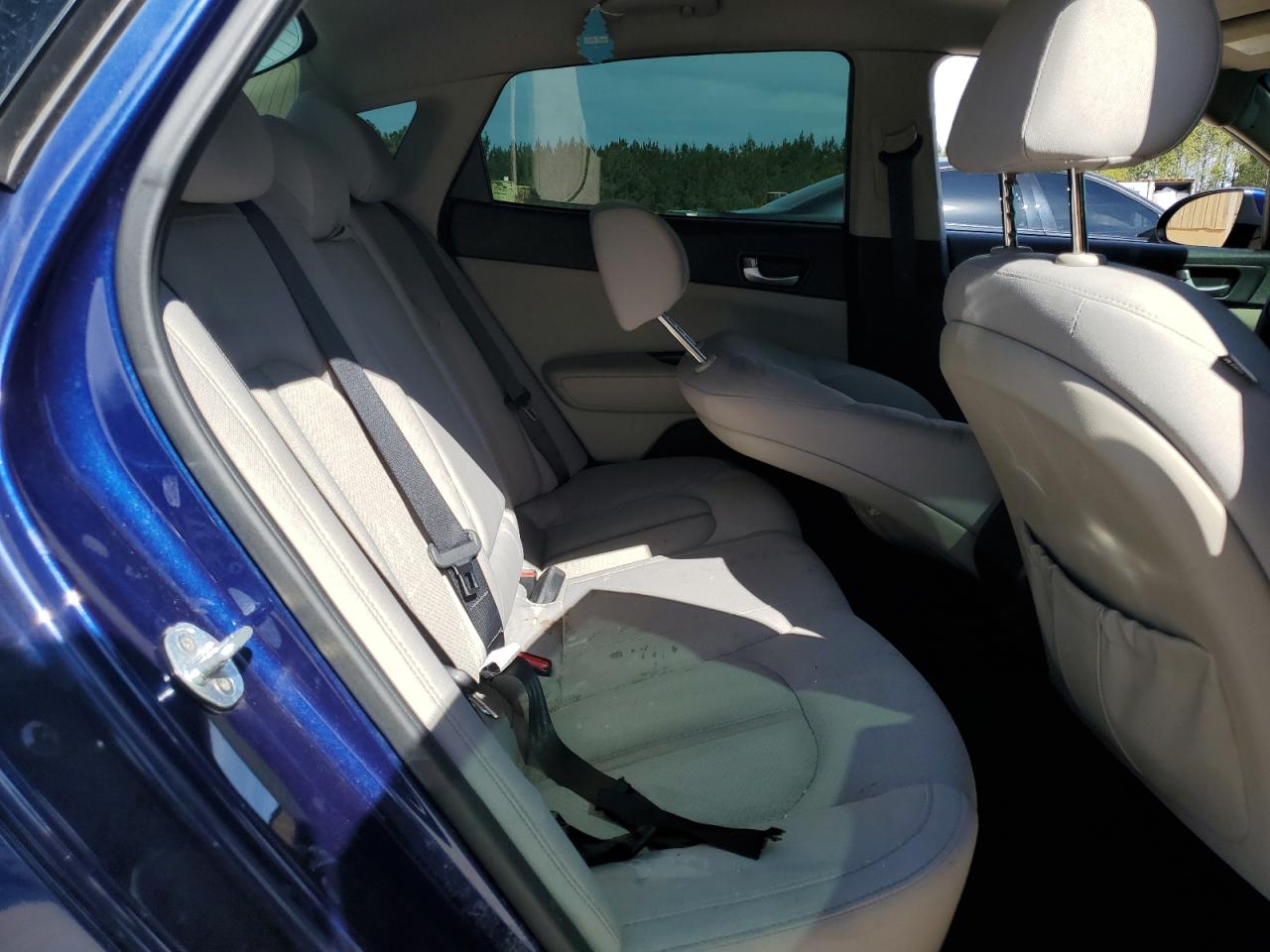 2018 Kia Optima - Image 10