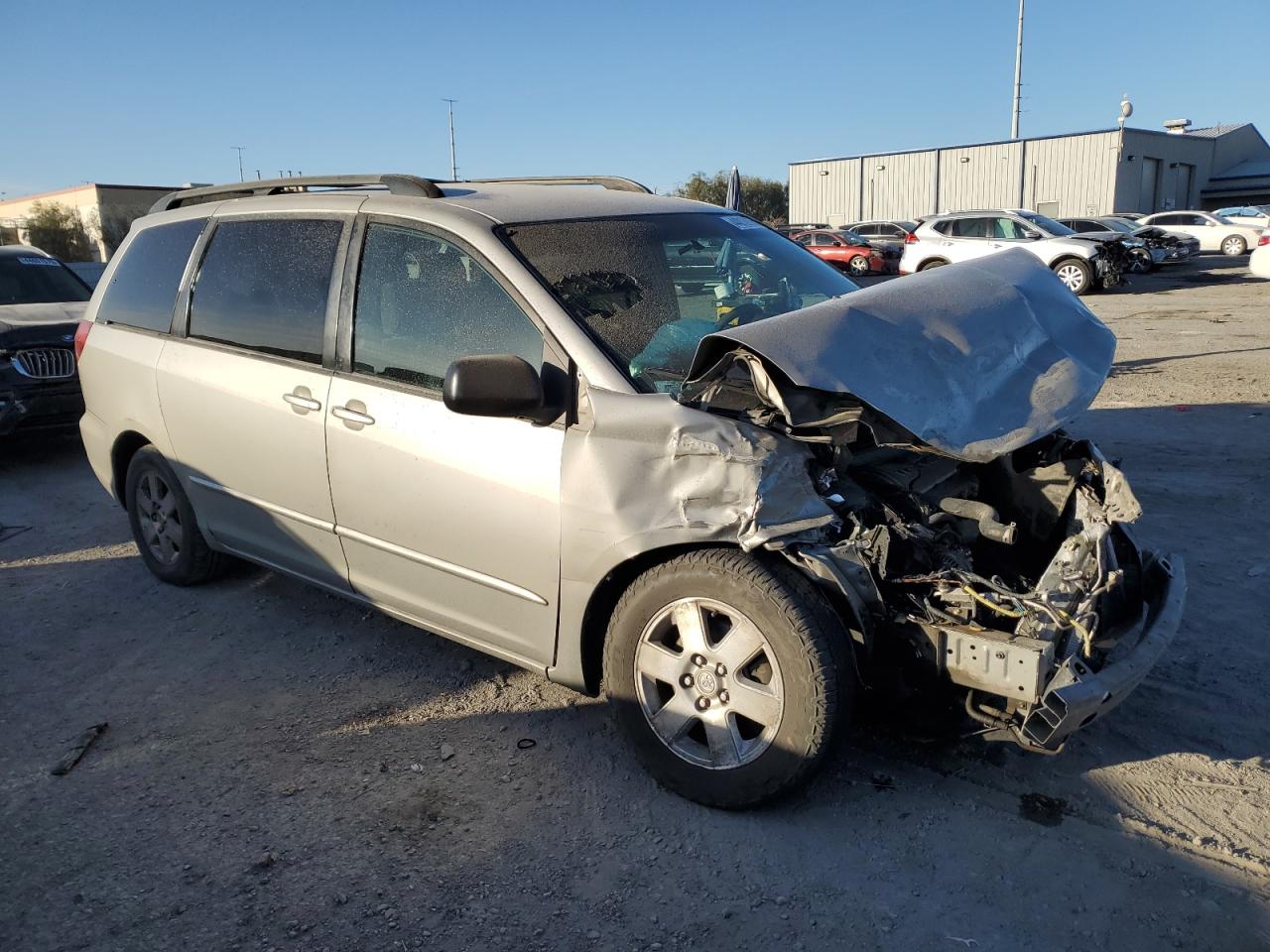 2004 Toyota Sienna - Image 4