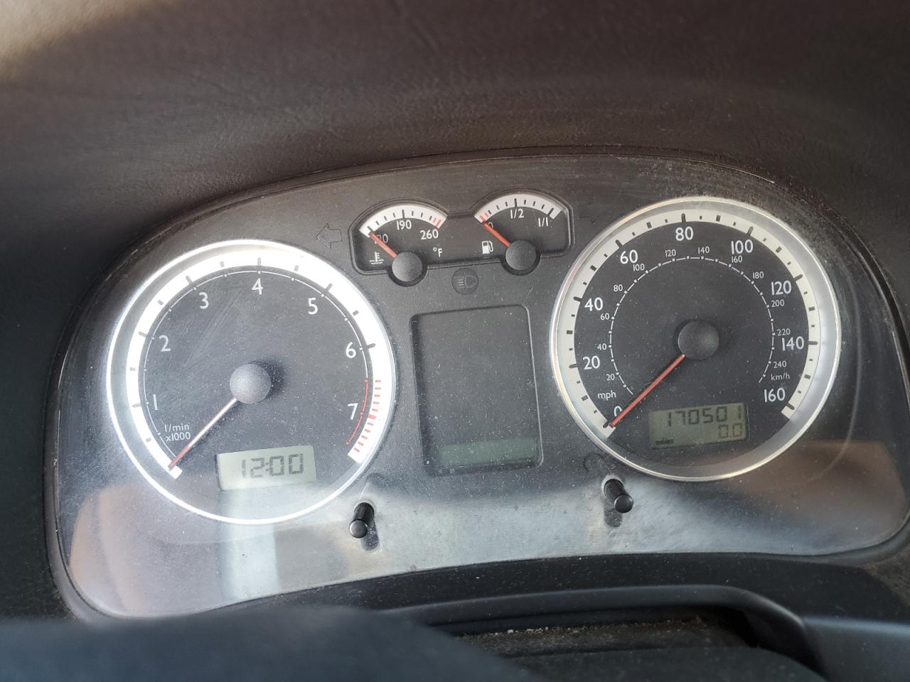 2005 Volkswagen Jetta - Image 9