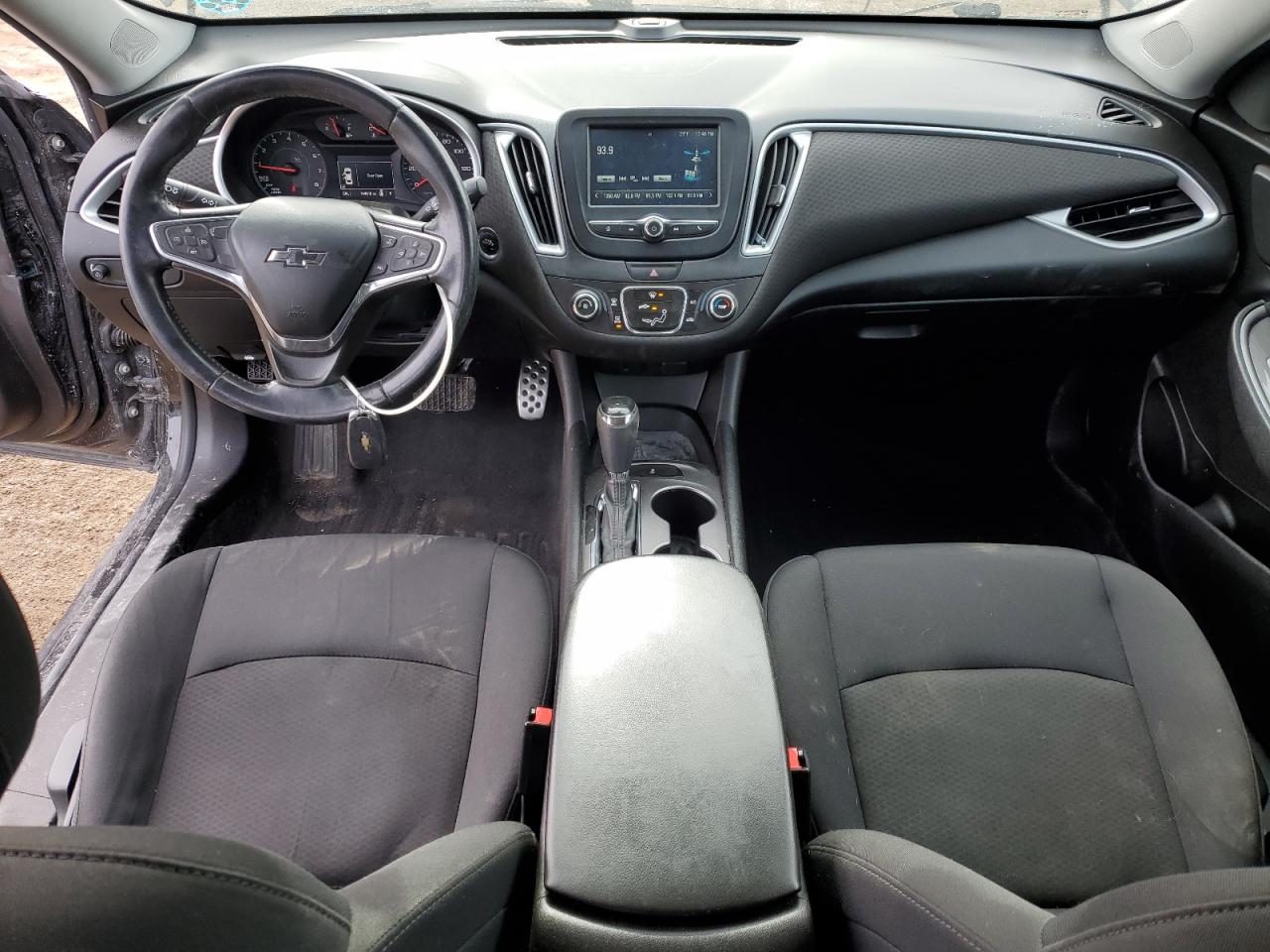 2016 Chevrolet Malibu - Image 8