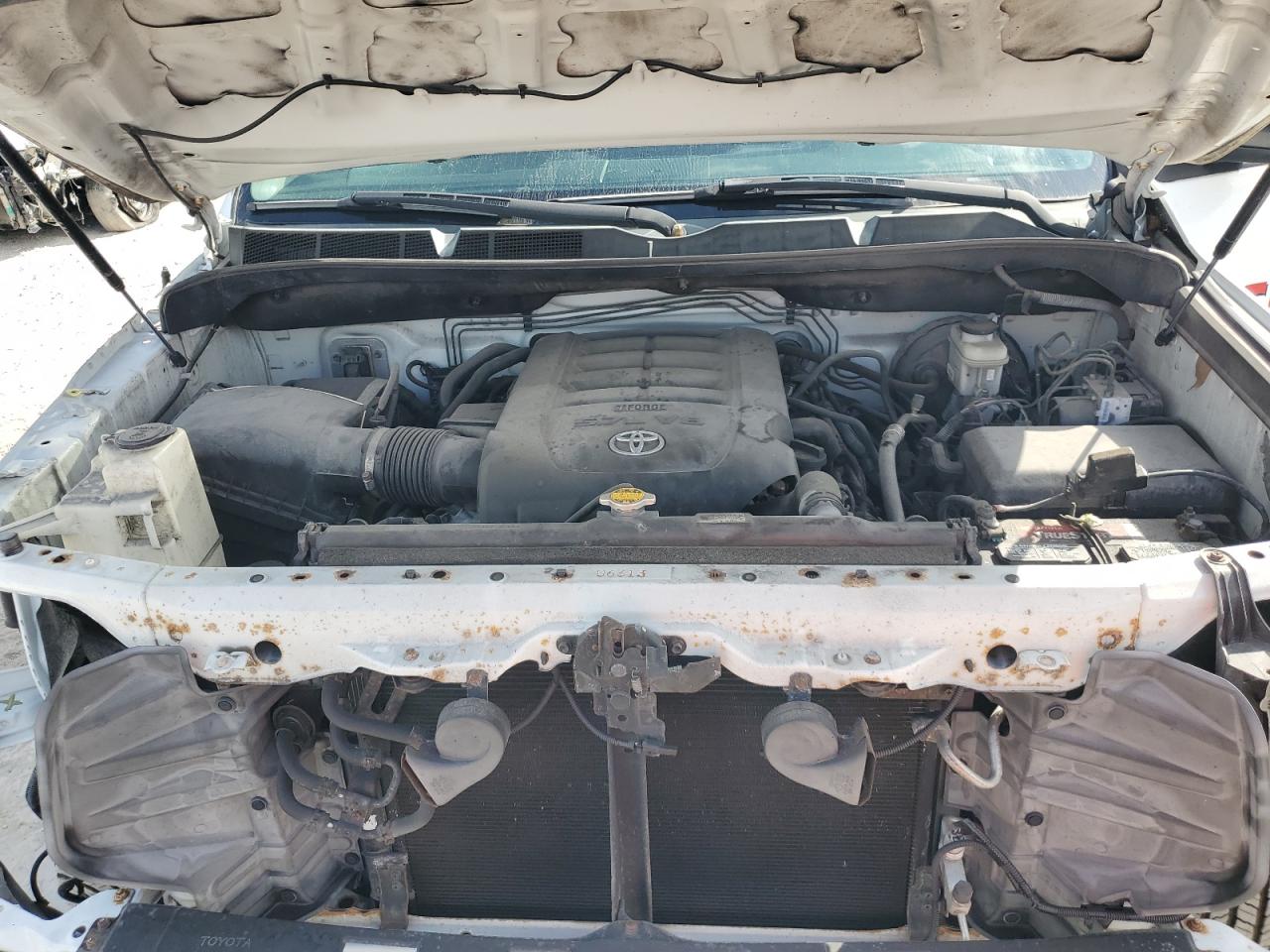 2015 Toyota Tundra - Image 11