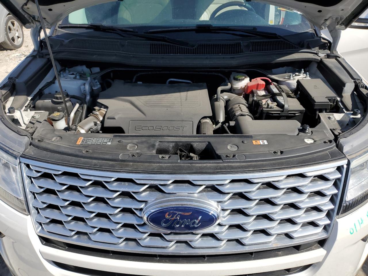 2019 Ford Explorer - Image 12