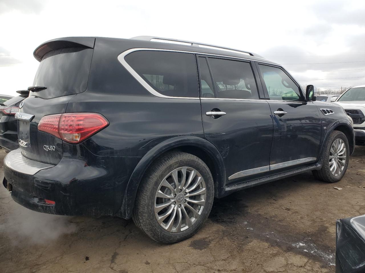2016 Infiniti QX80 - Image 3