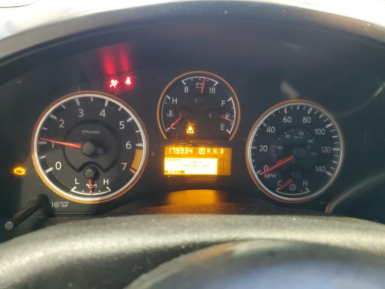2012 Nissan Titan - Image 9
