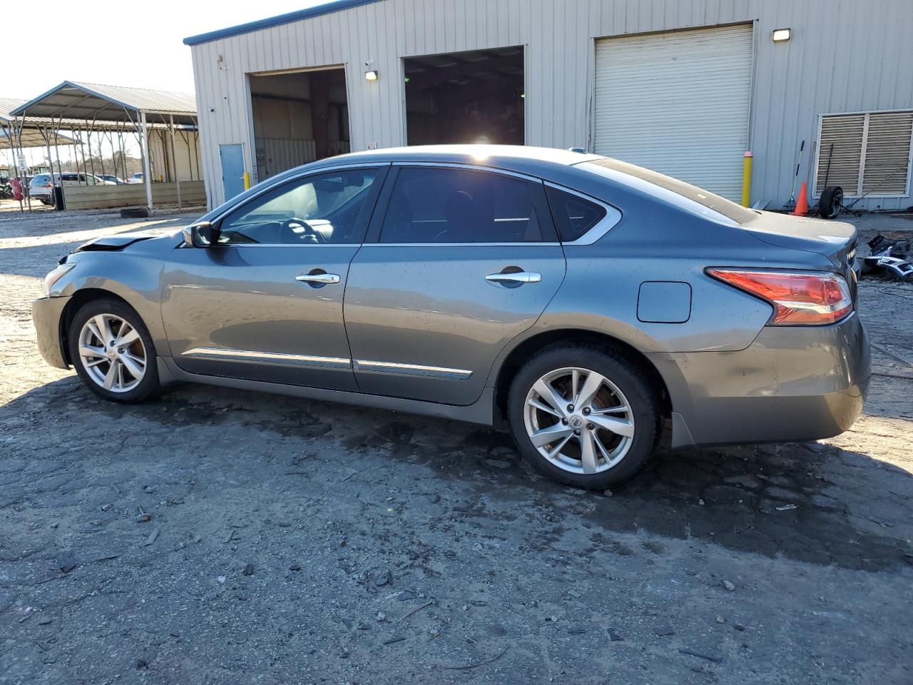 2015 Nissan Altima - Image 2