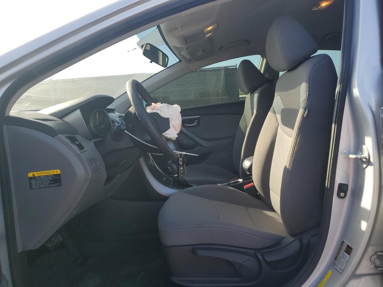 2016 Hyundai Elantra - Image 7