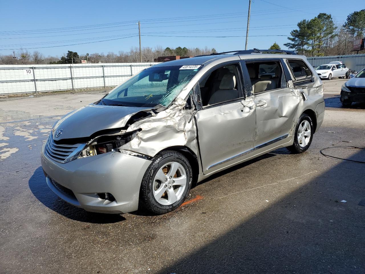 2015 Toyota Sienna - Image 1