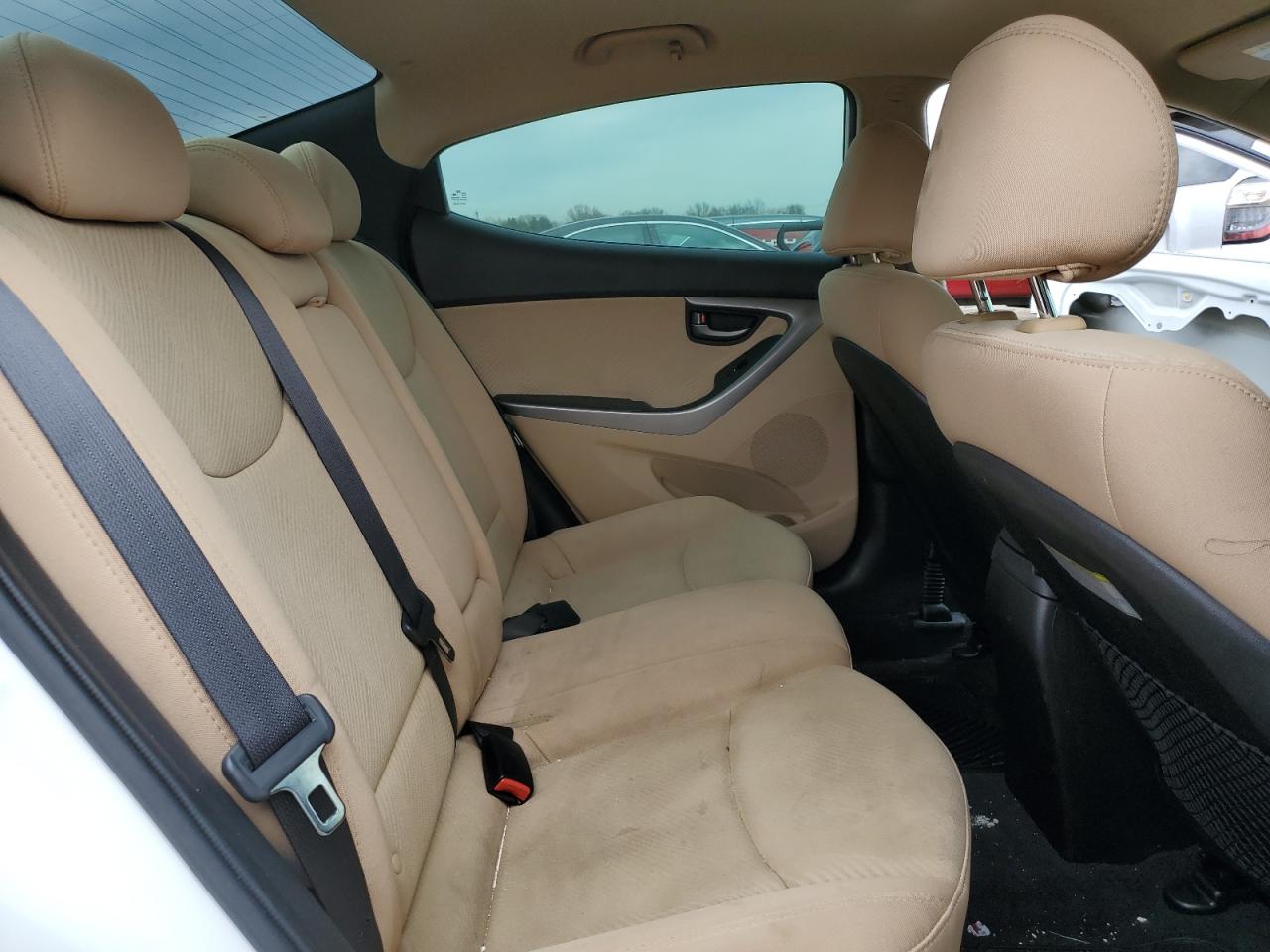 2013 Hyundai Elantra - Image 10