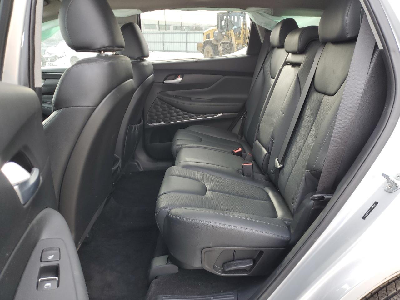 2020 Hyundai Santa Fe - Image 11
